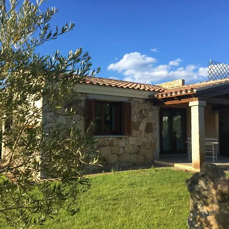 Roccia Holiday home Tanaunella