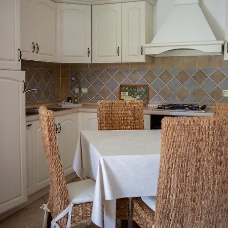 Roccia Holiday home Tanaunella