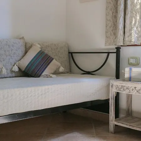 Roccia Holiday home Tanaunella